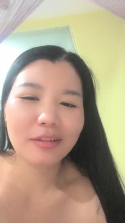 最新的情侣交换，【双飞男女】，两个小少妇的难忘一夜，酒店开房，互换伴侣，轮流换着玩，淫乱场景看了秒硬 截图7