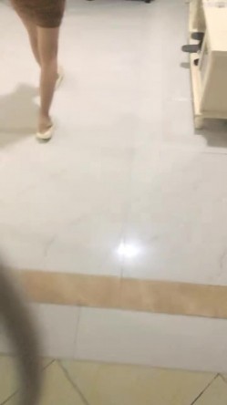 最新的情侣交换，【双飞男女】，两个小少妇的难忘一夜，酒店开房，互换伴侣，轮流换着玩，淫乱场景看了秒硬 截图11