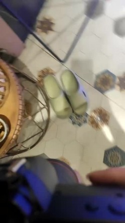 【模特写真拍摄-探花】约了一个身材极棒的野模，可惜是黑木耳 小哥尝一尝大海的味道，就在外面蹭一蹭 截图16