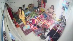 10月最新流出【破解摄像头】 ️监控下的女生宿舍日常洗澡换衣服 截图2