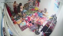10月最新流出【破解摄像头】 ️监控下的女生宿舍日常洗澡换衣服 截图11