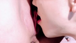 熟女人妻 奶子好涨 快舔我的逼好痒 吸出水来 孕期奶子太涨了使唤我的贱狗给我吸逼喷水 赏赐贱狗 截图4