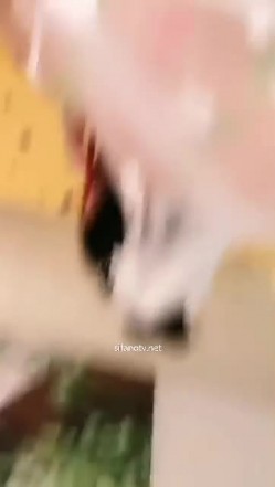 【极品反差婊子】牛语文老师各种调教喝尿，被我后入猛操边跟老公电话用重庆话聊天，啊啊啊我肚子不舒服不说了阿！ 截图1