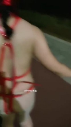 【极品反差婊子】牛语文老师各种调教喝尿，被我后入猛操边跟老公电话用重庆话聊天，啊啊啊我肚子不舒服不说了阿！ 截图14