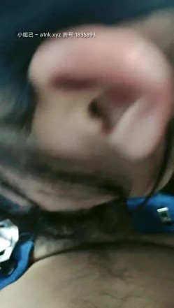 【女奴找主人】 户外露出勾搭骚逼玩车震 爆裂黑丝美乳抽插怼着操 小骚货没干爽用大黑牛接着玩高清源码录制 截图13