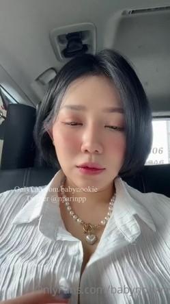 泰国零零后巨乳淫欲痴女「babynookie」OF露脸性爱私拍 巨骚！户外露出商场厕所自慰单男约炮 截图2