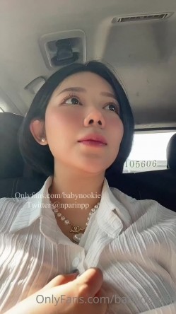 泰国零零后巨乳淫欲痴女「babynookie」OF露脸性爱私拍 巨骚！户外露出商场厕所自慰单男约炮 截图4