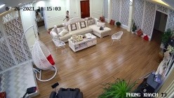 黑客破解网络摄像头监控偷拍 豪宅里贵妇练习瑜伽过程中就被操了 截图1