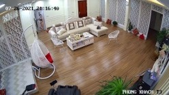 黑客破解网络摄像头监控偷拍 豪宅里贵妇练习瑜伽过程中就被操了 截图13