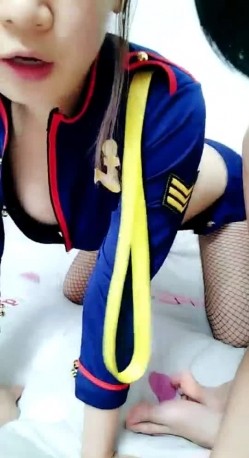 制服小美女和粉丝炮友啪啪男主有点猛哦能内射一半在B里然后叫女主口暴一半吞精 截图8