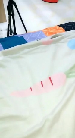 制服小美女和粉丝炮友啪啪男主有点猛哦能内射一半在B里然后叫女主口暴一半吞精 截图13