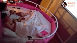 情趣酒店专业炮房偷拍白衬衫御姐和情夫床上吃喝裸着下体随时插入 截图8