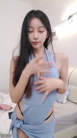 【权欲茶茶】车模身材，明星颜值，夹子音叫老公，道具潮喷，榨干你的精液 截图2