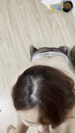 露脸泄密！白皙蜜桃臀少妇【江茹钦】真实调教性爱自拍 截图4