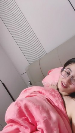 推荐！极品御姐！骚到炸裂~【好烦啊】道具狂插~骚的很，眼镜妹反差婊，C罩杯美乳拽出来，画面美极了 截图8