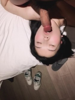 大神约炮大一兼职学生美眉吞精，几番拉开她的手成功露脸，她老想拿手挡着脸，这颜射小伙伴们儿给几分？ 截图8