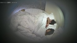 酒店情趣圆床偷拍年轻情侣邻家小姐姐挨操后媚眼如丝拽着男友JJ不撒手 截图7