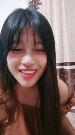 嫩妹小姐姐！细腰美乳展示身材！炮友扣穴掏出大屌深喉，怼着肥穴一下挺入，操的奶子直晃动 截图5