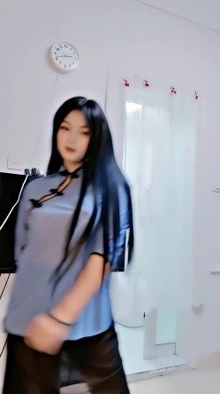 青春无敌，抖音风艺校美少女【杨晓花】定制福利，露脸露点，各种热门BGM裸舞 截图5