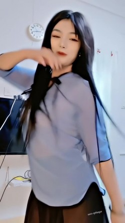 青春无敌，抖音风艺校美少女【杨晓花】定制福利，露脸露点，各种热门BGM裸舞 截图11