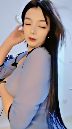 青春无敌，抖音风艺校美少女【杨晓花】定制福利，露脸露点，各种热门BGM裸舞 截图16