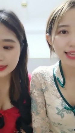最近下海的高颜值小空姐 紫贤 火腿肠互插蜜穴 来上啊来上我们两个 双飞服务你爽爽你哦！ 截图11