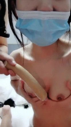 最近下海的高颜值小空姐 紫贤 火腿肠互插蜜穴 来上啊来上我们两个 双飞服务你爽爽你哦！ 截图14