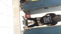 男扮女装淡定坑神国产无门女公厕当面对着拍有年轻漂亮美女有良家少妇有熟女多个年龄段 截图1