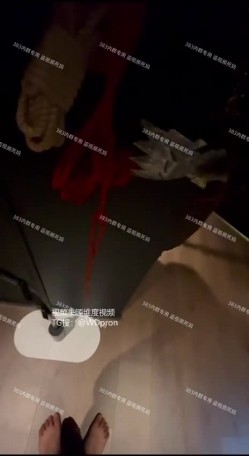 推特陕西暴力美学约炮大神，训狗专业师「383s」《调教炮击》女大捆绑炮击椅，刺激小穴炮击喷水口交调教篇 截图1