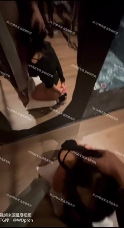推特陕西暴力美学约炮大神，训狗专业师「383s」《调教炮击》女大捆绑炮击椅，刺激小穴炮击喷水口交调教篇 截图4