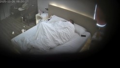 酒店偷拍 气质少妇和中年大叔偷情非常温柔的给大叔掏耳朵吃鸡热身 截图4