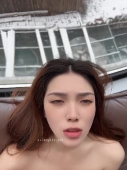 超极品泄密流出视图 ️白领美女孙M瑶被变态富二代包养温泉酒店度假自拍性爱SM视频 截图11