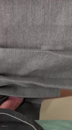 【极品稀缺 ️顶臀系列】公车外顶极品洋妞 合作顶射极品眼镜妹 来来回回抽插把JK妹子顶紧张了太刺激 截图3