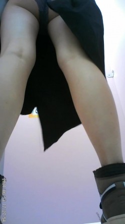 极品CP高端服饰商场女厕定点特写高清偸拍各种女神级别小姐姐方便拍脸又能拍逼角度刁钻赏心悦目 截图13