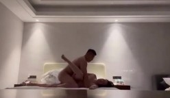 淫妻3P群P自慰露出尿脸,【双面夫妻_0575妓啪啪】,反差都市丽人，约单男交换 截图2