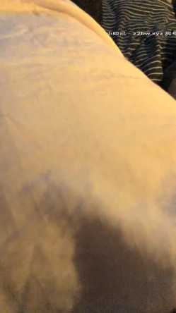 制服OL美乳网红【大叔给我一点酸奶喝啊】渴望精液 约炮粉丝大叔无套啪啪 连操两炮口爆吞精 高清源码录制 截图1