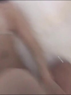 在家偷情漂亮人妻 老公经常出差 别拍了真的生气了 你拍了我怎么嫁XX 嫁我 我嫌你脏 靠脏还操 截图13