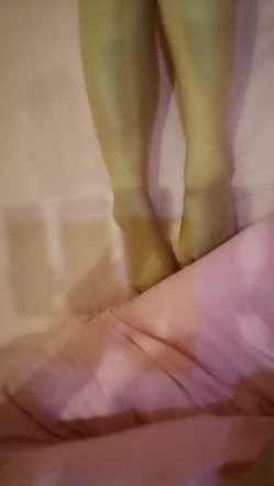 隔壁人妻借洗手间被屌丝男强奸 截图11