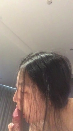 云盘高质露脸泄密天津民航大学校花清纯女大生【崔某洁】被包养关系破裂后不雅私拍遭流出，啪啪3P口活给力相当反差 截图5
