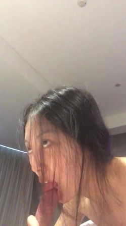 云盘高质露脸泄密天津民航大学校花清纯女大生【崔某洁】被包养关系破裂后不雅私拍遭流出，啪啪3P口活给力相当反差 截图7