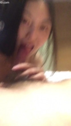 云盘高质露脸泄密天津民航大学校花清纯女大生【崔某洁】被包养关系破裂后不雅私拍遭流出，啪啪3P口活给力相当反差 截图13