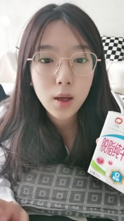 【小鱼仔仔】青春无敌美少女! 纯天然美乳。特写掰穴，抠逼~听着真刺激，爽 截图6