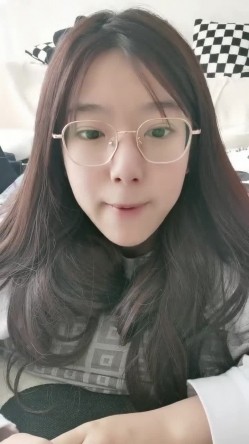 【小鱼仔仔】青春无敌美少女! 纯天然美乳。特写掰穴，抠逼~听着真刺激，爽 截图14