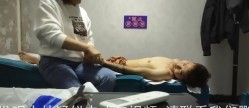 探访按摩店 熟女阿姨看到小伙子强壮拉着他做服务，超级主动骑乘摇曳，搞了好久才搞射 截图3
