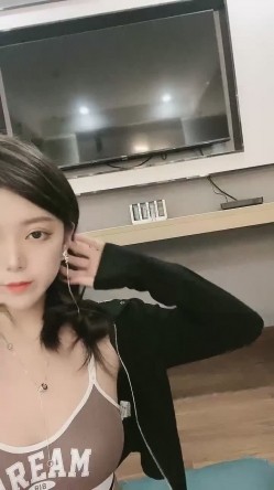 女神回归第三弹！【奶球】再约新男主~穿黑丝被干~真骚！边操还边扇耳光辱骂，调教发泄 截图7
