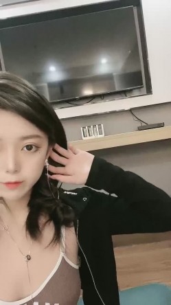 女神回归第三弹！【奶球】再约新男主~穿黑丝被干~真骚！边操还边扇耳光辱骂，调教发泄 截图8