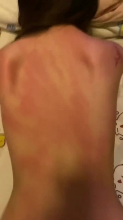 【网曝热门事件 震惊】超火爆吉林女孩岳欣玥最新性爱视频流出 黑鬼6P黑丝 皮鞭SM爆菊 日常全裸操 高清720P原版 截图3