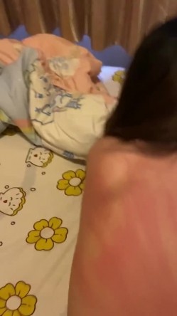 【网曝热门事件 震惊】超火爆吉林女孩岳欣玥最新性爱视频流出 黑鬼6P黑丝 皮鞭SM爆菊 日常全裸操 高清720P原版 截图8