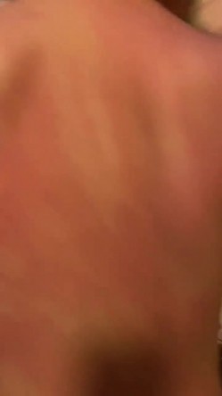 【网曝热门事件 震惊】超火爆吉林女孩岳欣玥最新性爱视频流出 黑鬼6P黑丝 皮鞭SM爆菊 日常全裸操 高清720P原版 截图12