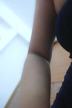 情趣装黑丝袜露脸人妻家中赚外快 蝴蝶骚逼自己抠表情很骚 截图9